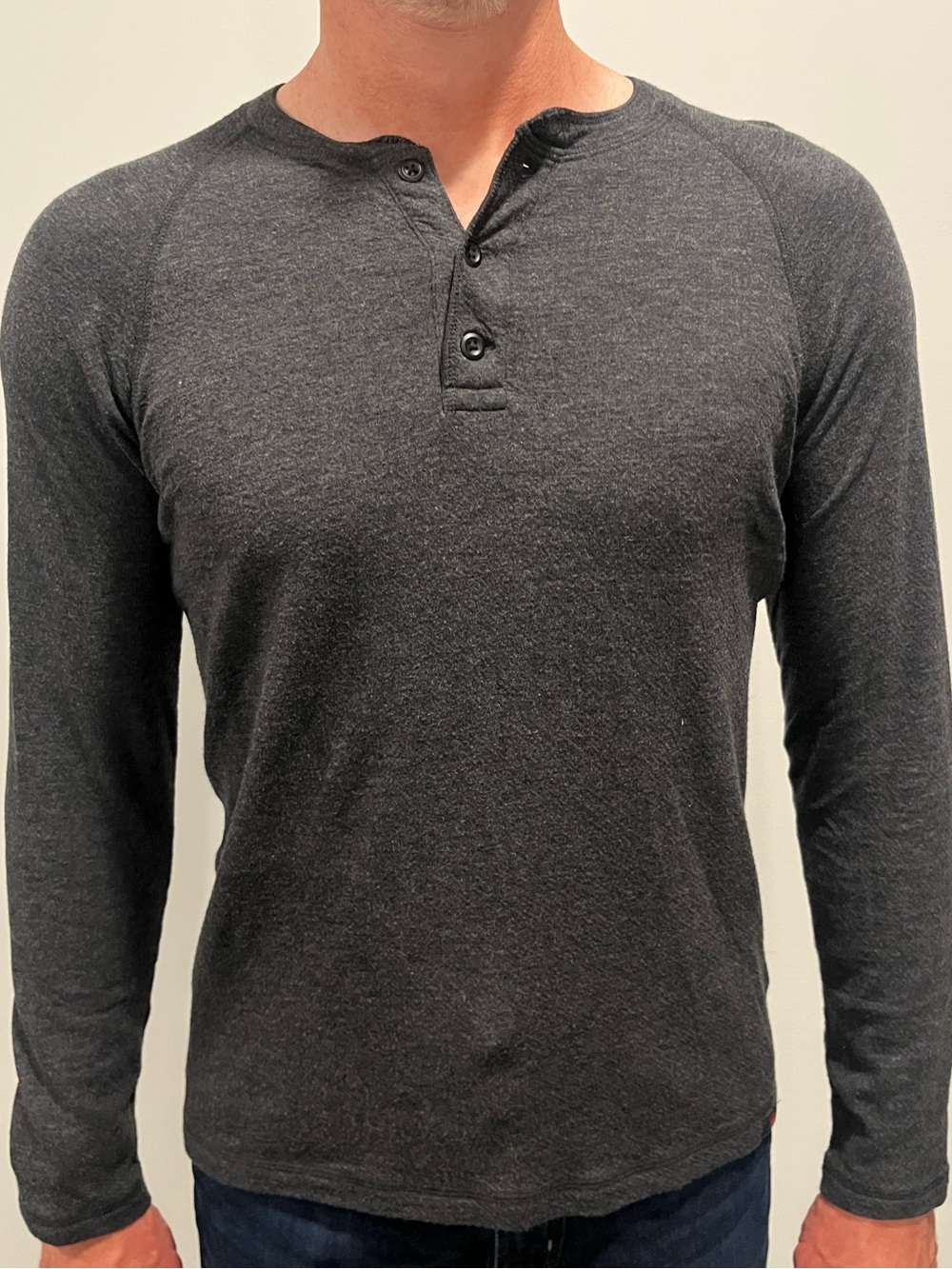 🖤 Faherty Cloud Cotton. Dark Charcoal Long-Sleeve Henley.        | Size Medium |